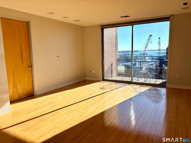 Building Photo - 33 N Water St