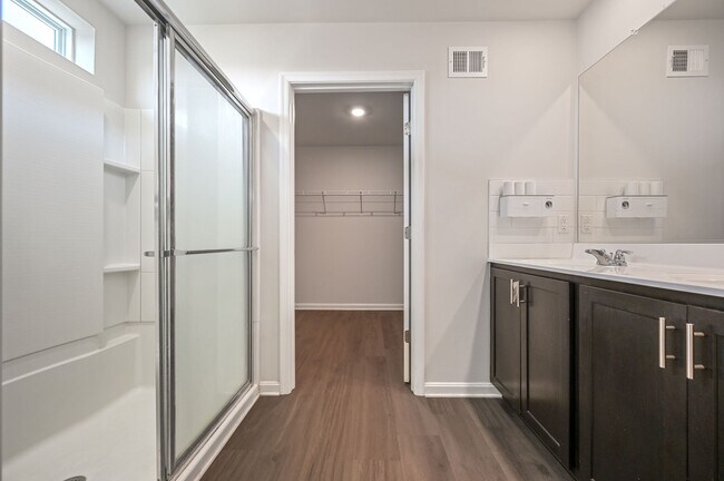 Building Photo - 387 Mardella Dr
