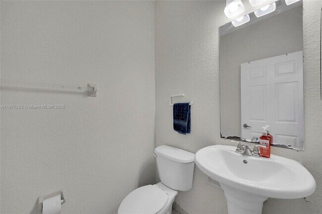Building Photo - 11467 NW 76th St