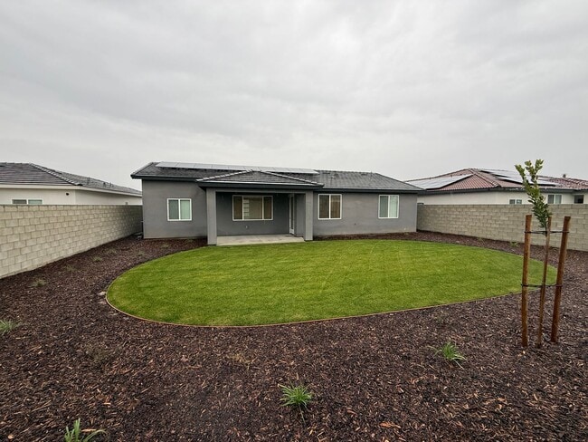 Building Photo - Beautiful New Build!