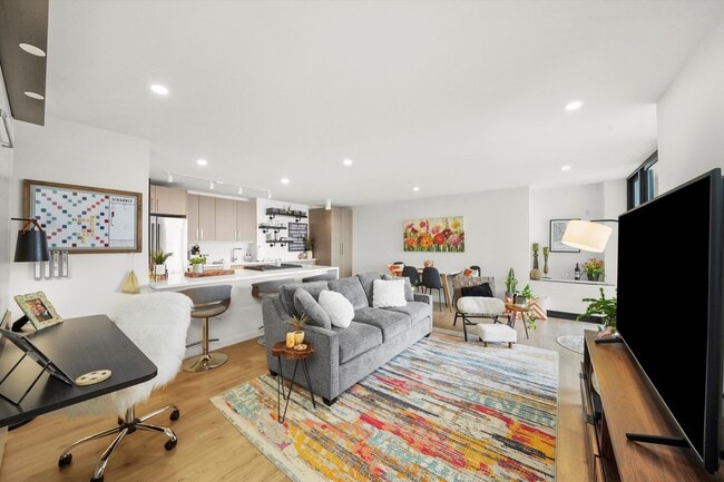 Building Photo - 3430 N Lake Shore Dr