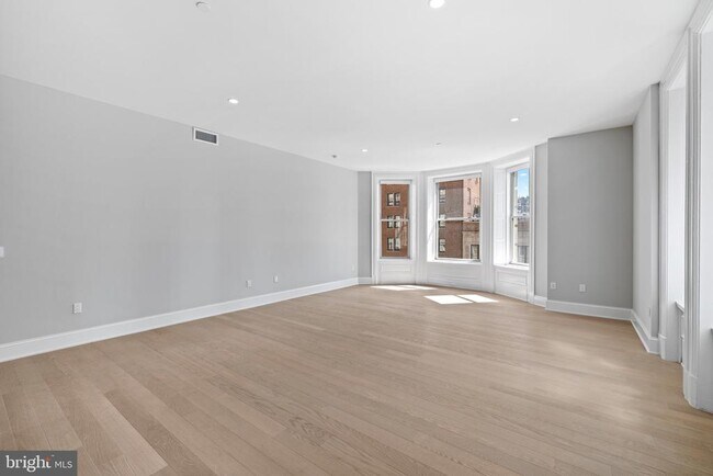 Building Photo - 200S Broad St