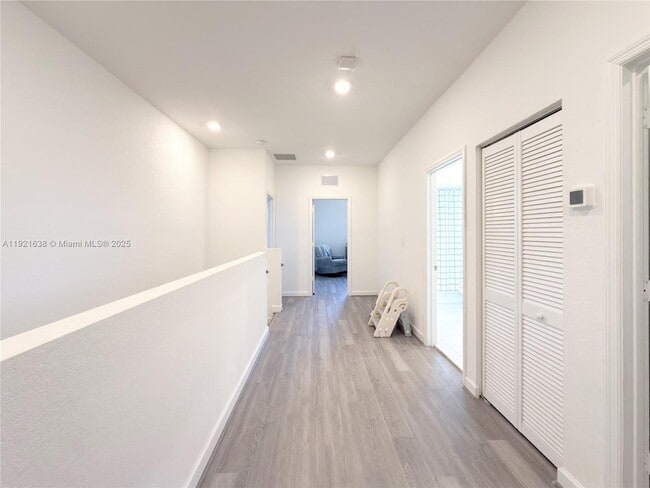 Building Photo - 2636 SE 13th Ct