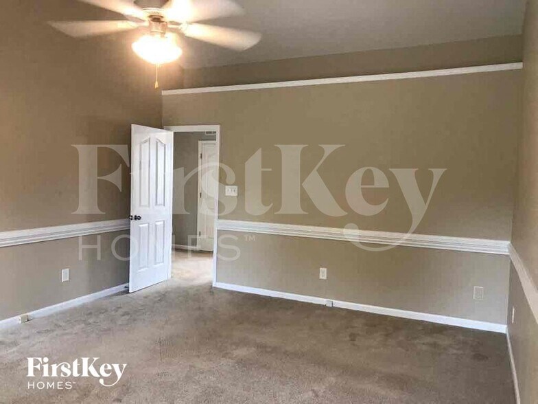 Building Photo - 1428 Paulonia Way