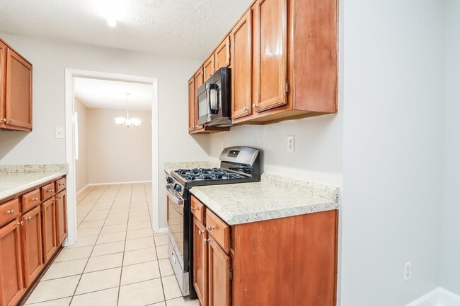 Building Photo - 10930 Rosewood Ct