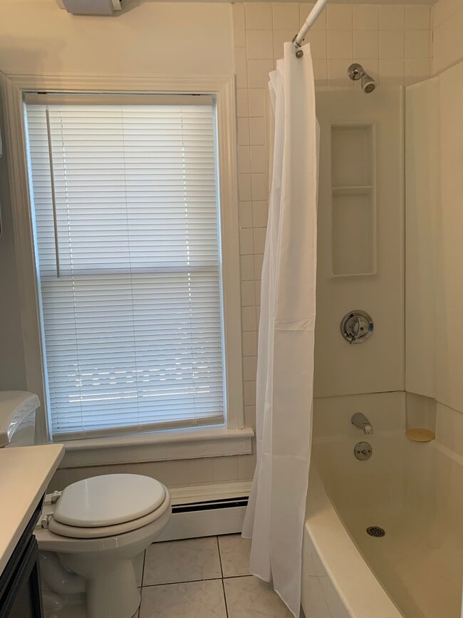 Bathroom - 18 Fisher St