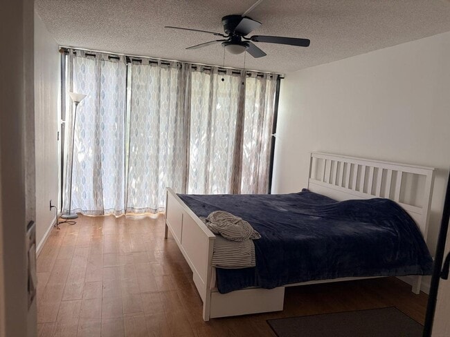 Building Photo - 1641 Fairway Rd