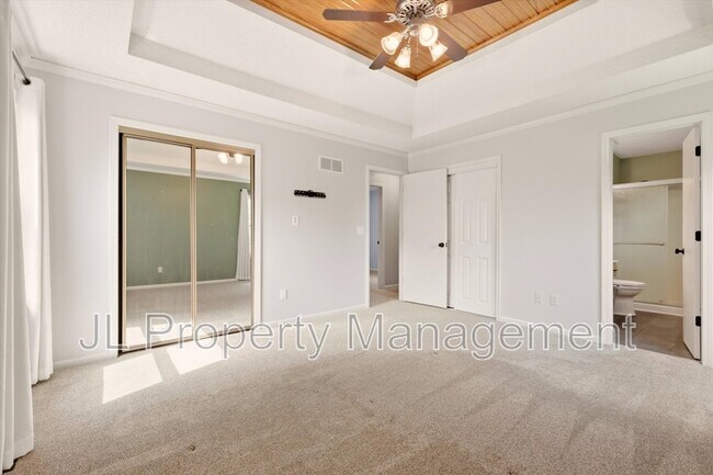 Building Photo - 125 SE Topaz Dr
