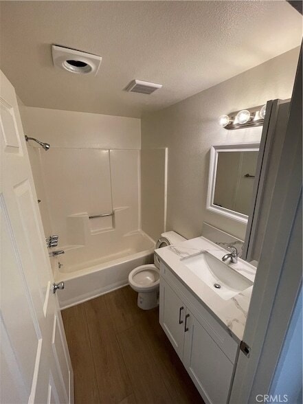 Building Photo - 621 N Kenwood St