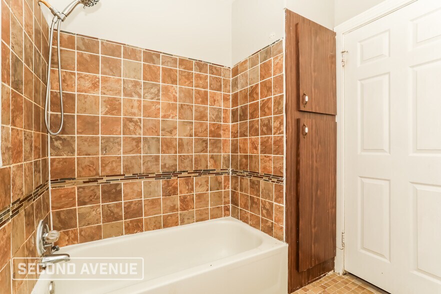 Building Photo - 4055 Palos St