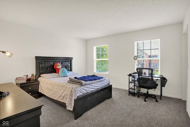 Building Photo - 5761 Cantigny Way S