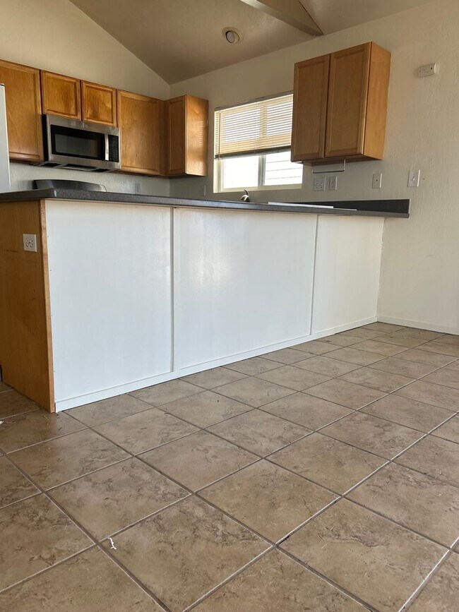 Building Photo - 6671 Del Playa Dr