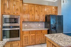 Building Photo - 930 Lakeridge Dr