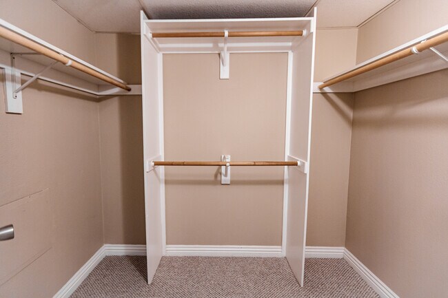 Building Photo - 140 The Village