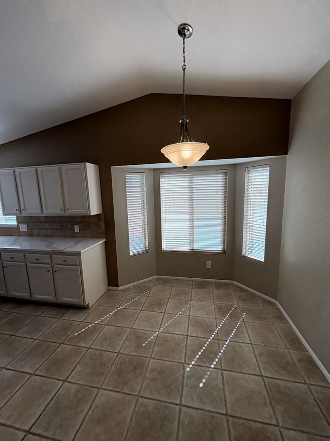 Building Photo - Eastside 3 bedroom 2 bath move in ready