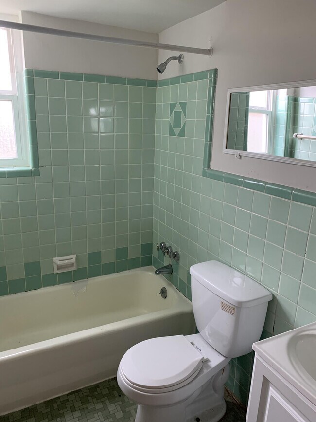 Building Photo - 2894 Harrison Ave