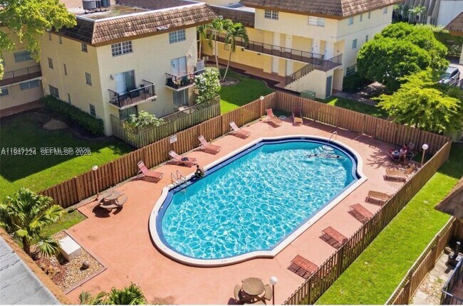 Building Photo - 8500 SW 109th Ave