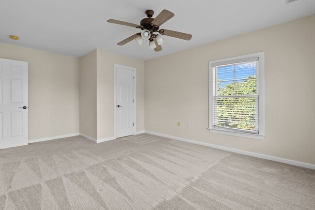 Building Photo - Norfolk Condo!