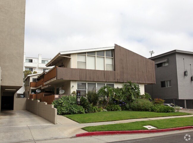 Primary Photo - Kiowa Apartments