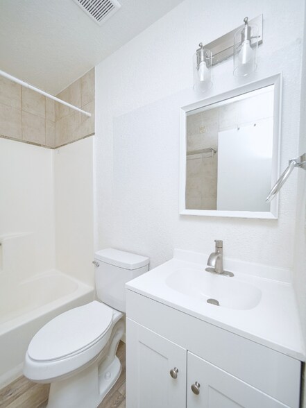 Building Photo - 1937 Gauguin Pl