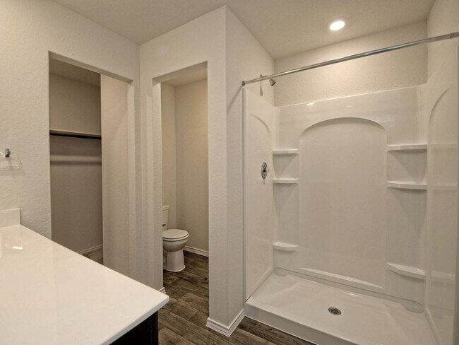 Building Photo - 4 BR/ 2 BA in Seguin - 1612 SF in Arroyo Ranch!