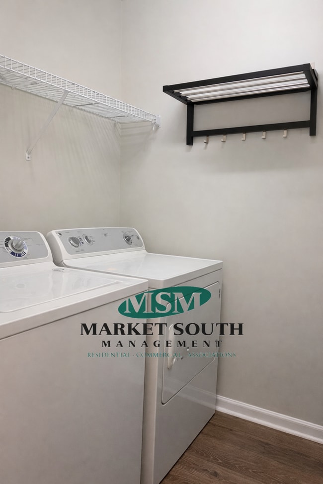 Building Photo - Townhome In Harmony Townes