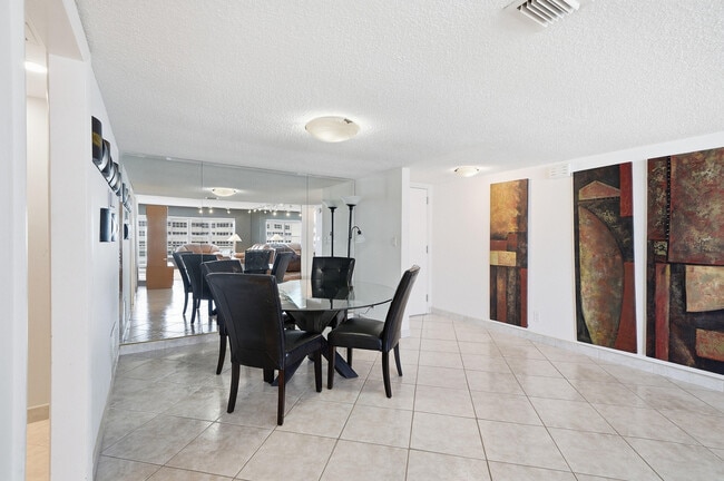 Building Photo - 3900 Galt Ocean Dr