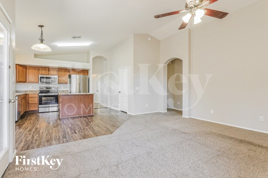 Building Photo - 4225 E Coal St