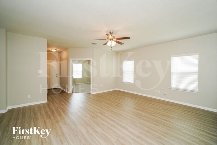 Building Photo - 8941 Elizabeth Pk