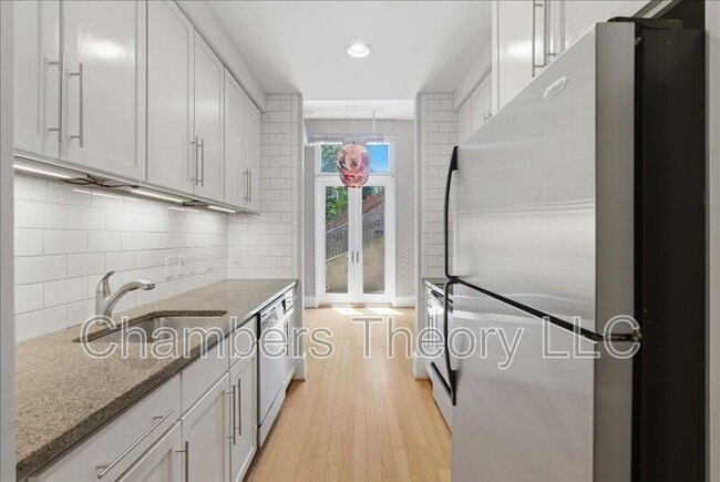 Building Photo - 2035 2nd St NW