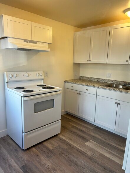 Building Photo - 803 E Kiowa St