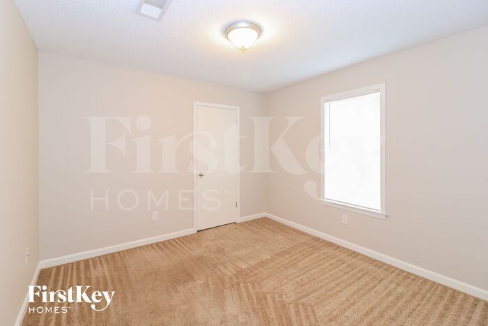 Building Photo - 2079 McGehee Cove