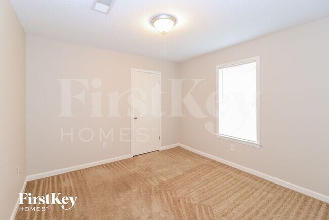 Building Photo - 2079 McGehee Cove