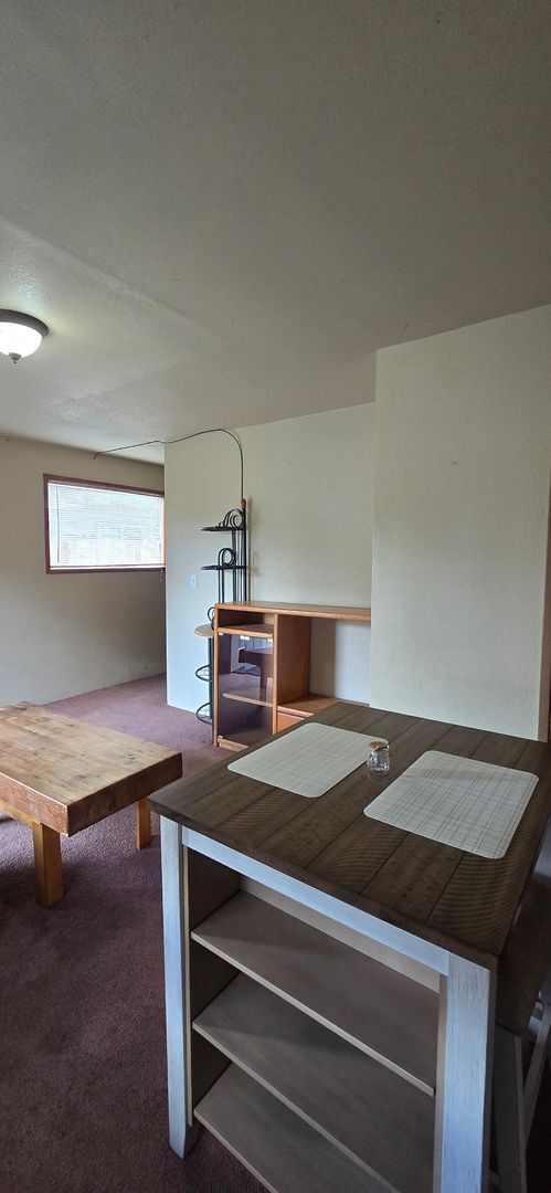 Building Photo - Room for rent with private entrance