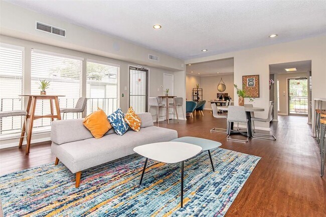 Building Photo - 707 El Dorado Blvd