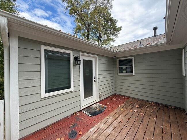 Building Photo - **OFFERING WAIVED APPLICATION FEES & $200 ...