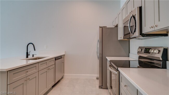 Building Photo - 4606 SW 8th Ct