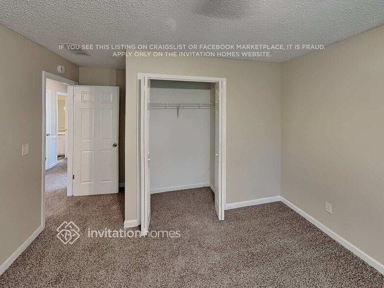 Building Photo - 1212 Summit Chase Dr SW