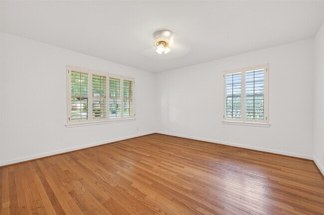 Building Photo - 5643 Piping Rock Ln