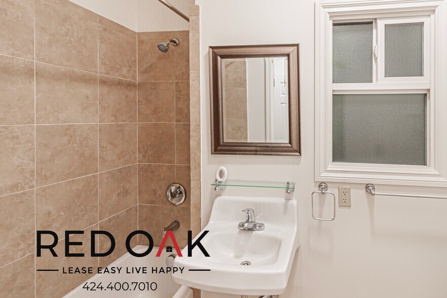 Building Photo - 1509 Wilcox Ave