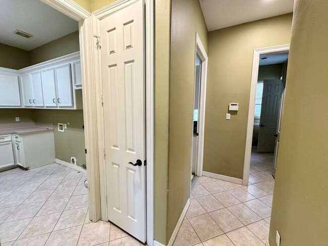 Building Photo - 15106 Green Tavern Ct