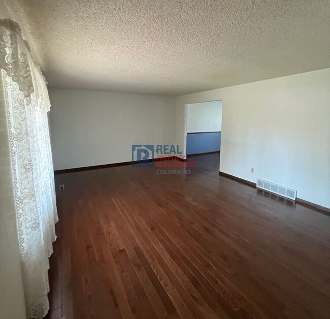 Building Photo - 4044 Cypress Ct