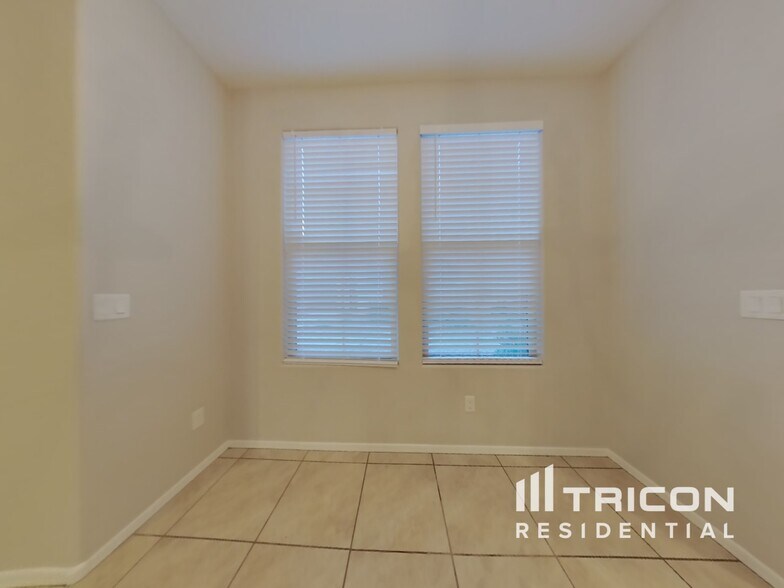 Building Photo - 14875 N 177th Ave