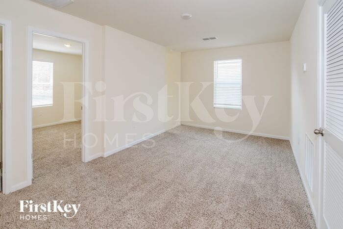 Building Photo - 5835 Calvary Dr