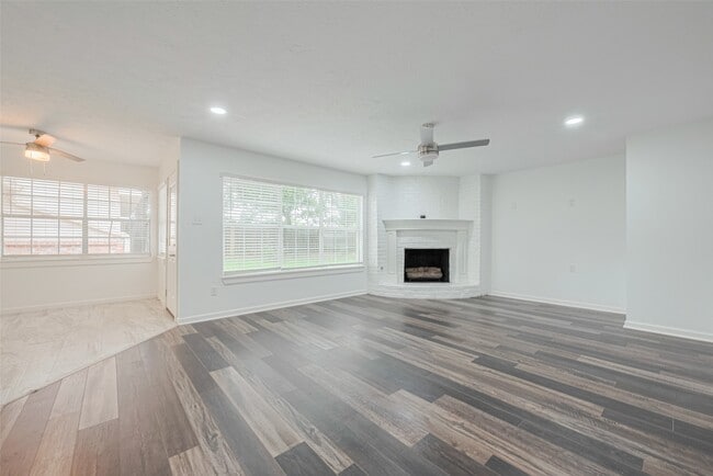 Building Photo - 5303 Lookout Mountain Dr