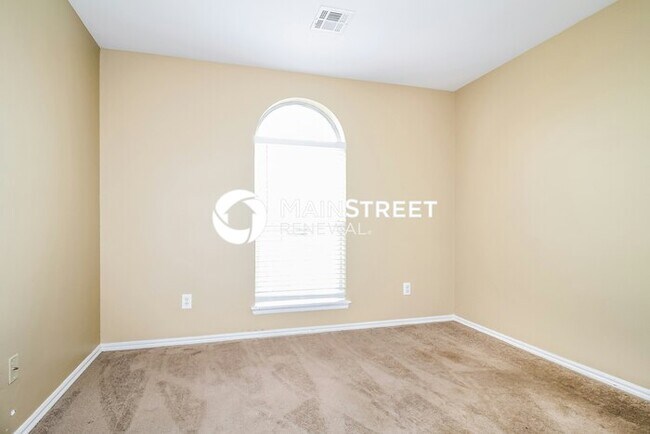 Building Photo - 3 Bedroom Pet-Friendly Home in Oklahoma City, OK with Main Street Renewal