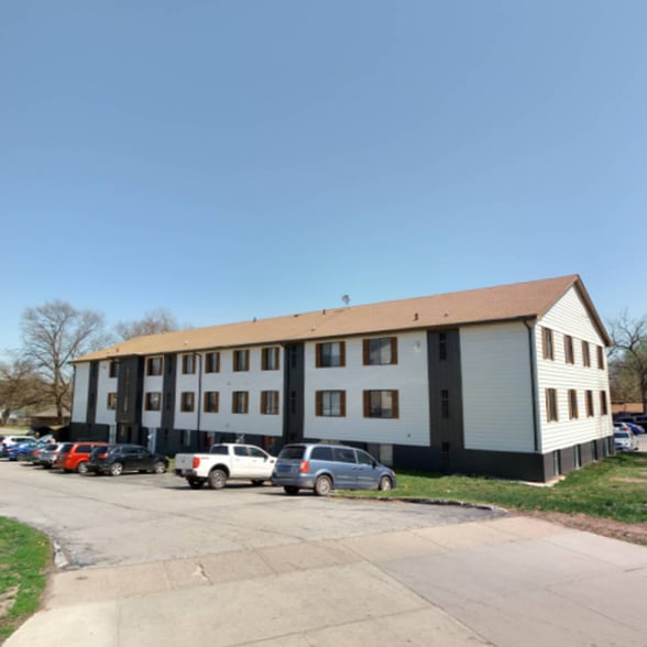 Interior Photo - Recently updated apartments near to shopping, dining, and public transportation