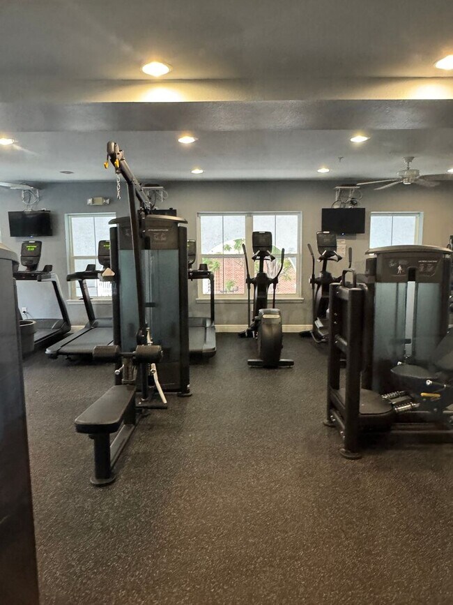 Building Photo - The Grande Downtown - REMODELED 1 Bedroom Available for rent NOW!