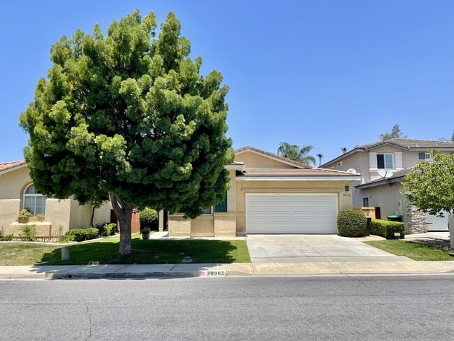 Building Photo - 30962 Crystalaire Dr
