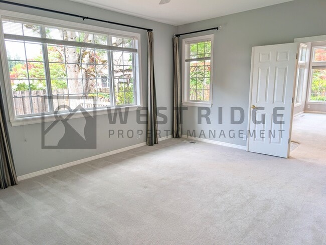 Building Photo - 632 NW Pacific Grove Dr